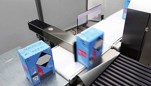 Reliable weight control of shipping cases by HC-M-ML Reliable weight control of shipping cases by HC-M-ML
